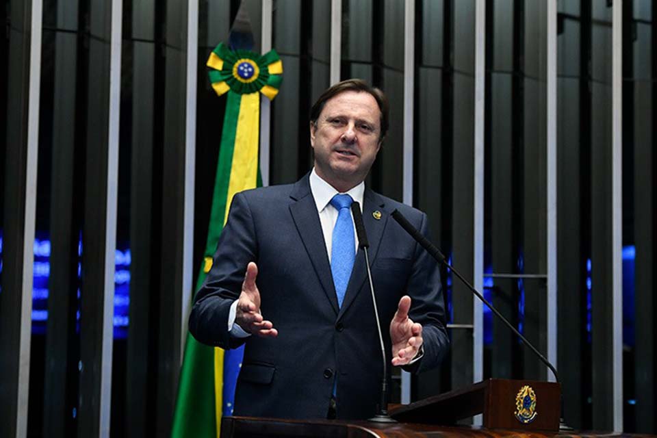 Senador Acir Gurgacz critica privatizações do setor energético brasileiro