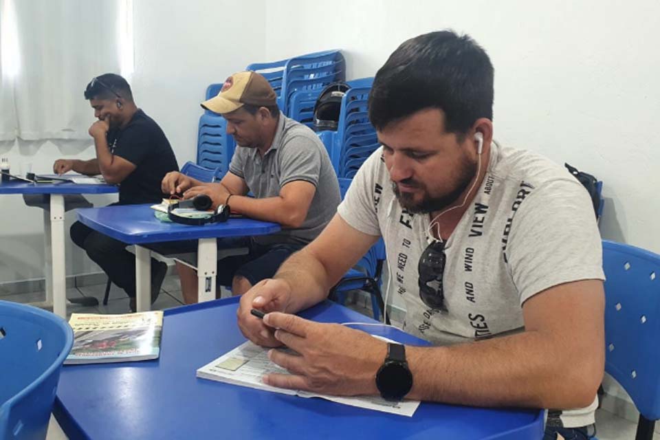 Prefeitura realiza curso de movimentação de produtos perigosos para motoristas de veículos pesados