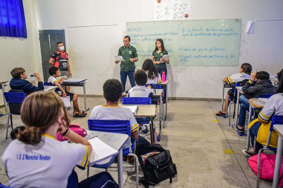 Equipe da Semeia ministra palestras para estudantes do Marechal Rondon