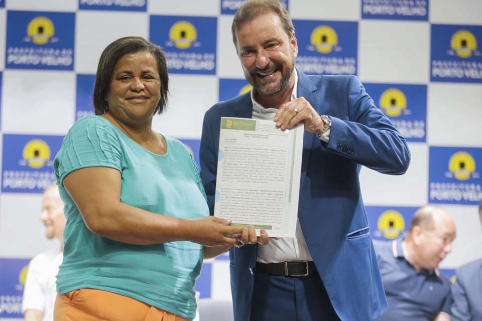 Prefeitura de Porto Velho entrega títulos de imóveis durante a Semana Nacional de Regularização Fundiária