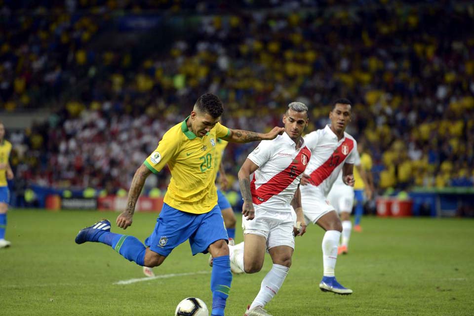 Copa América: Brasil enfrenta seleção peruana no Nilton Santos