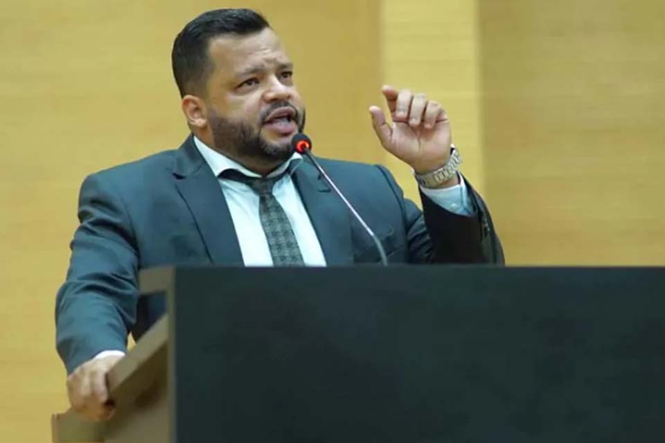 Deputado Edevaldo Neves cobra ações urgentes do governo para combater queimadas em Rondônia