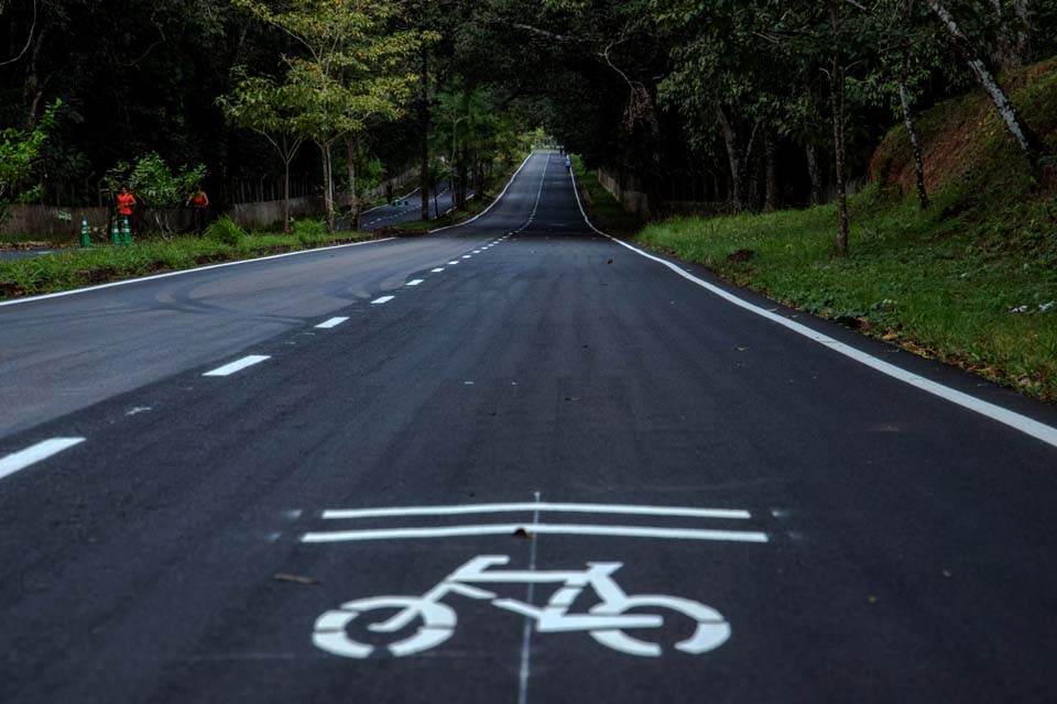 Prefeitura de Porto Velho revitaliza trecho de ciclofaixa entre a Estrada do Belmont e Avenida Jorge Teixeira