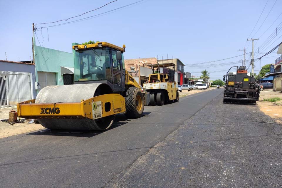 Bairro Mato Grosso em Porto Velho recebe mais de 5,5 quilômetros de recapeamento; em 2023, cerca de 25 bairros já foram recapeados