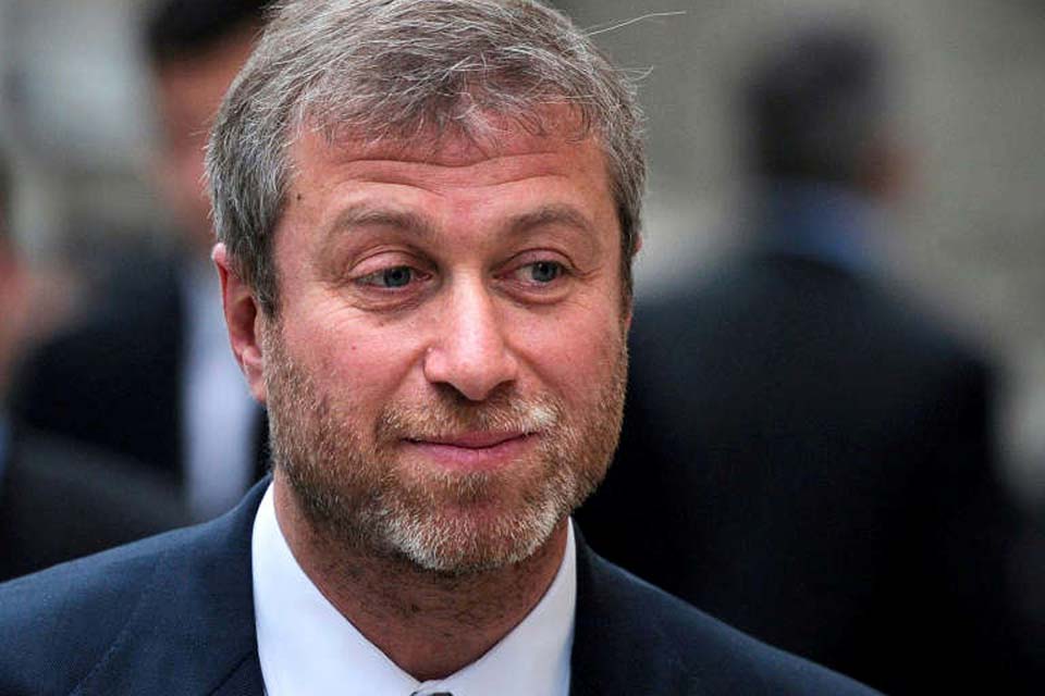 Oligarca russo Abramovich e negociadores ucranianos sofreram possível 'envenenamento'