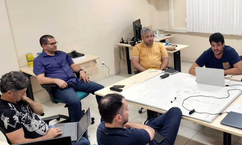 Equipe técnica do Projeto Cidades Inteligentes faz visita ao IFRN para uso de tecnologia