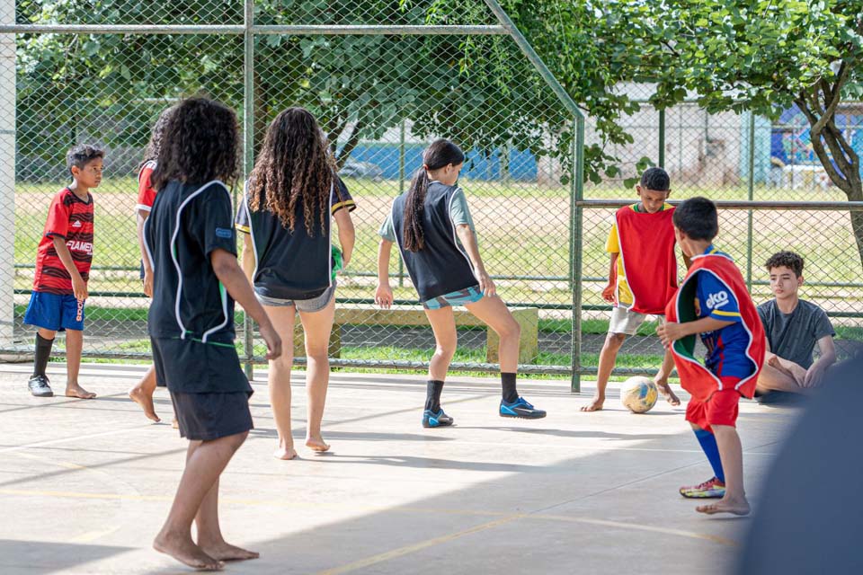 Inscrições abertas para aulas gratuitas de futsal na Praça CEU na zona Leste