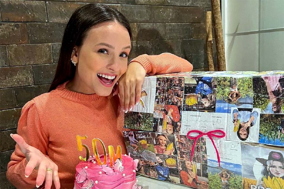 Em meio à polêmica patrimonial, Larissa Manoela celebra 50 milhões de seguidores