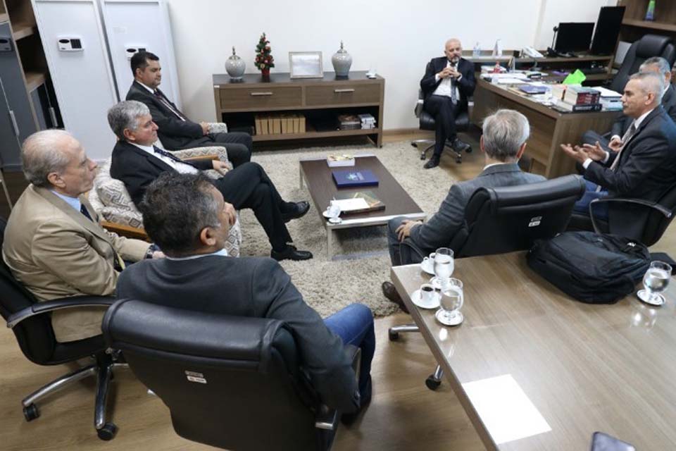 Em visita a instituições, presidente do TJ Rondônia convida para inauguração de quatro Fóruns Digitais ainda em dezembro