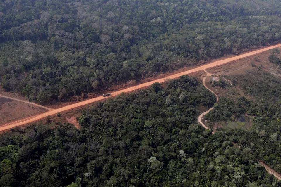 Dnit restringe circulação de veículos pesados na BR-319, que liga Porto Velho a Manaus 