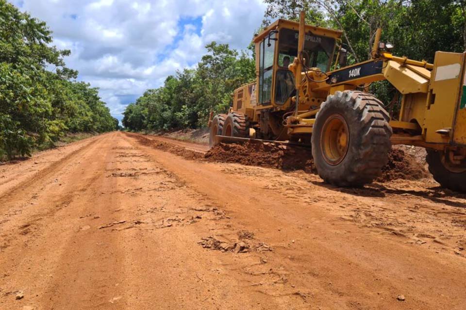 DER inicia recuperação e manutenção da RO-490 em Alto Alegre dos Parecis