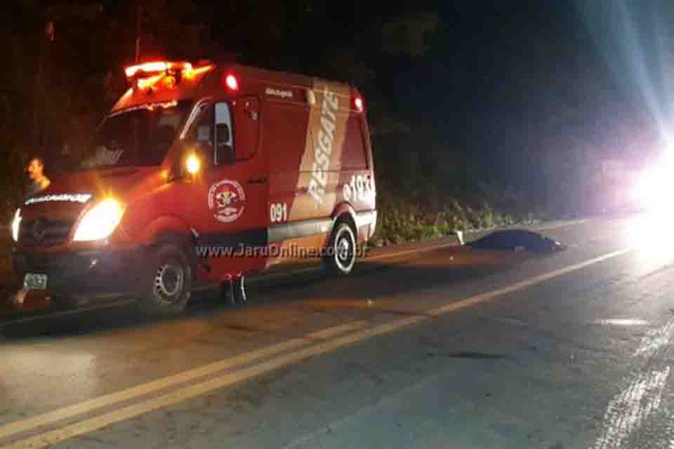  Motociclista morre atropelado por carreta na BR-364