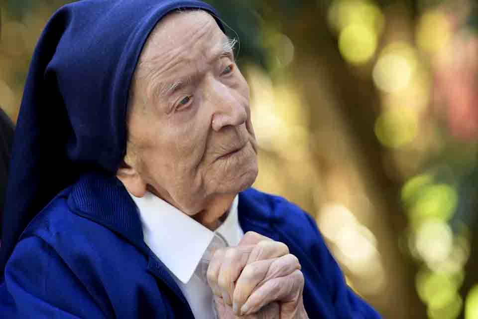 Mulher mais velha da Europa, que sobreviveu à Covid, completa 118 anos