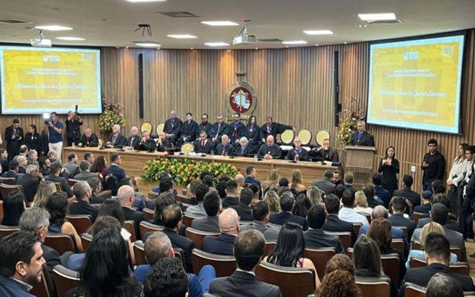 Alexandre Jésus de Queiroz Santiago toma posse como Procurador-Geral de Justiça de Rondônia