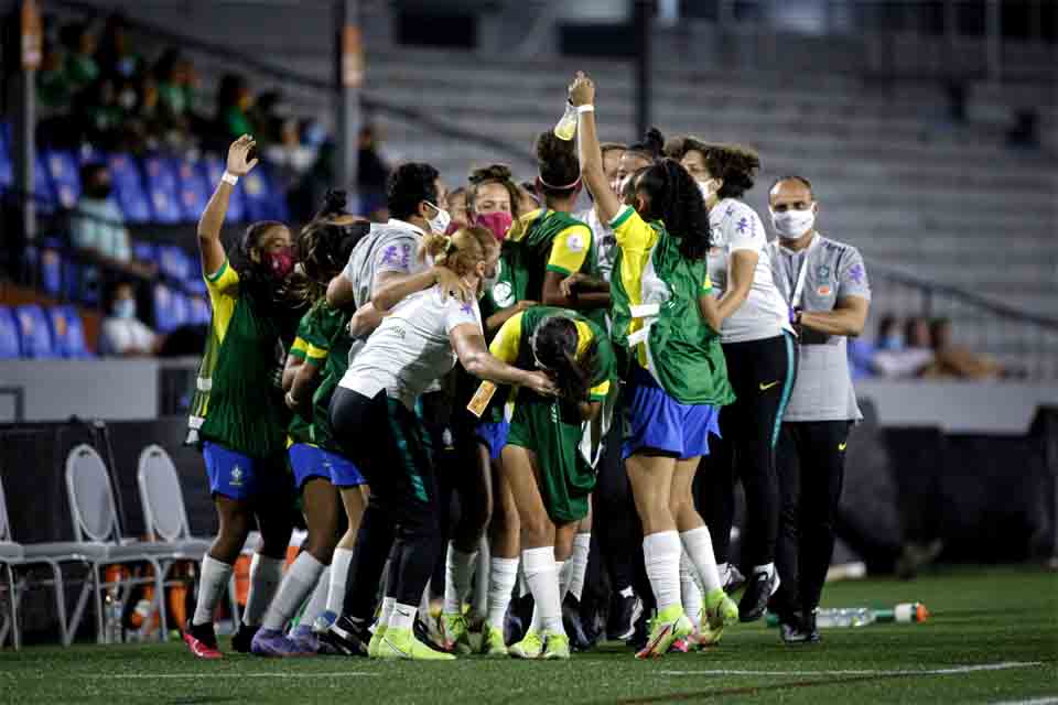 Seleção feminina bate Argentina em estreia no Sul-Americano sub-17