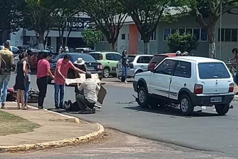 Acidente entre carro e duas motos deixa mulheres feridas 