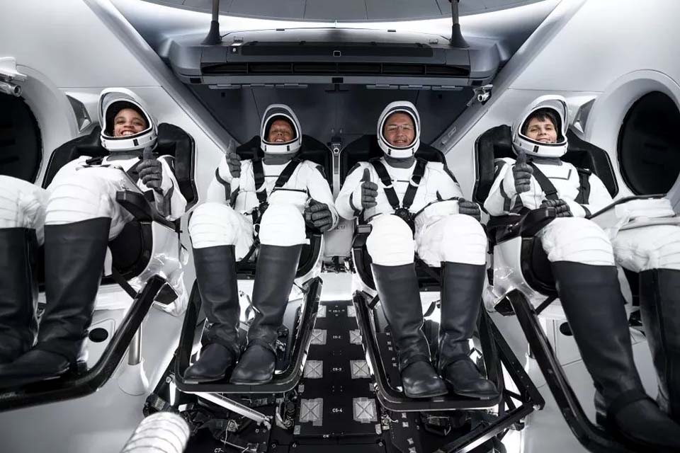 SpaceX lança primeira missão a levar mulher negra para Estação Espacial Internacional