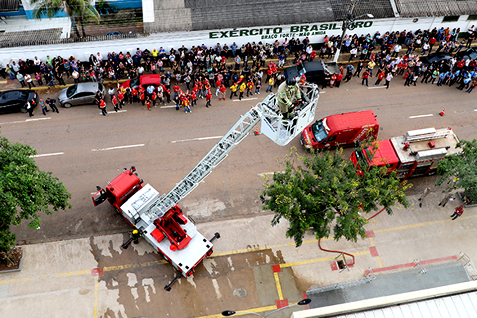 TJ-RO - Simulado de incêndio apresenta procedimentos para casos de emergência