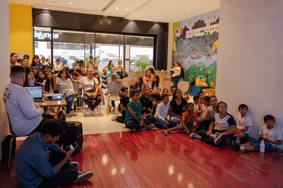 Alunos apresentam peça teatral com foco na preservação da natureza