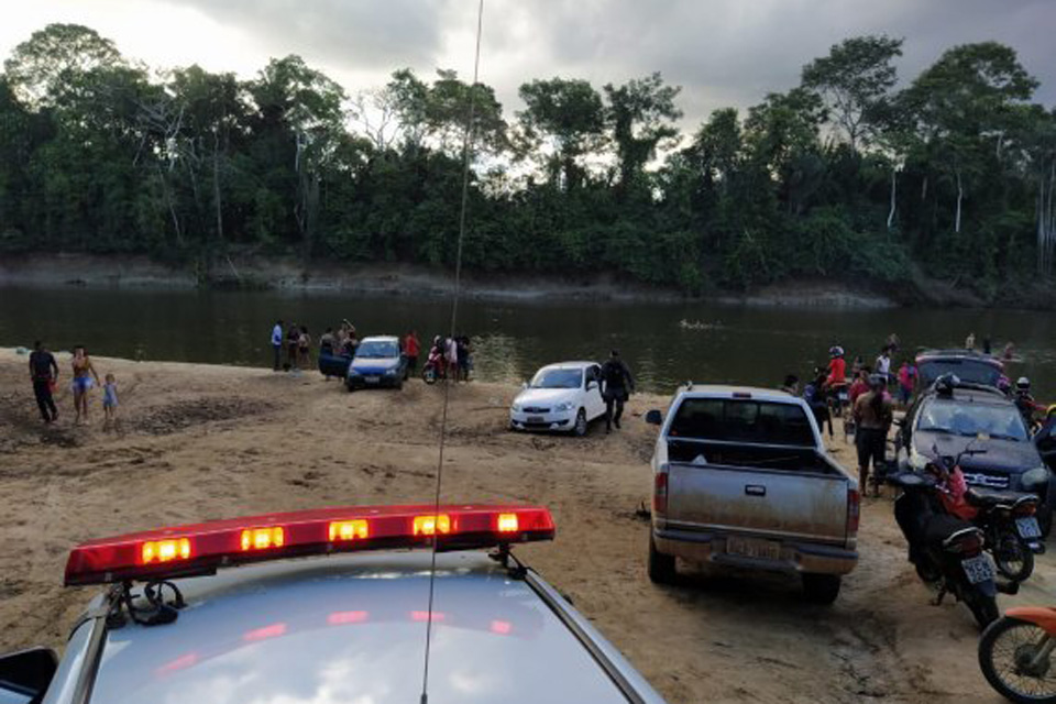 Polícia Militar acaba com aglomeração de 200 pessoas em balneário