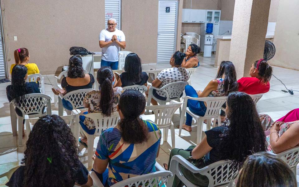 Residencial Morar Melhor recebe curso de Libras da Escola do Legislativo