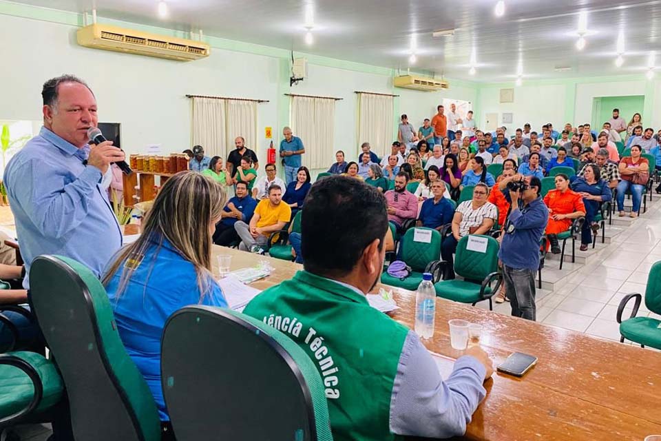 Deputado Estadual Pedro Fernandes participa de comemoração aos 52 anos de existência da Emater-RO