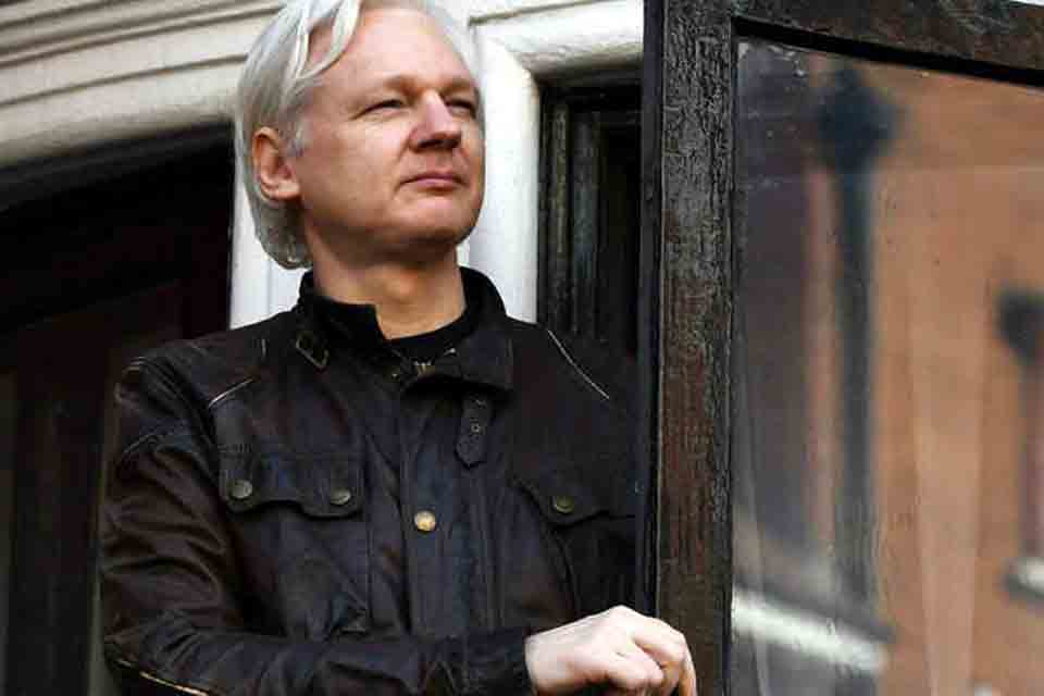 Assembleia Nacional da França rejeita asilo a Julian Assange do Wikileaks