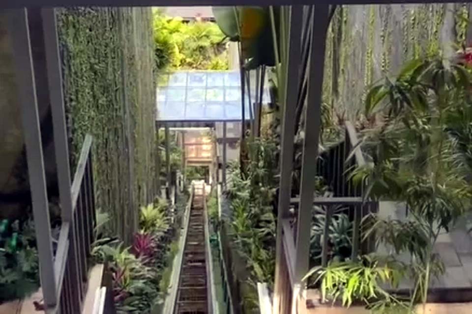 Bali: elevador de resort de luxo despenca e mata cinco pessoas