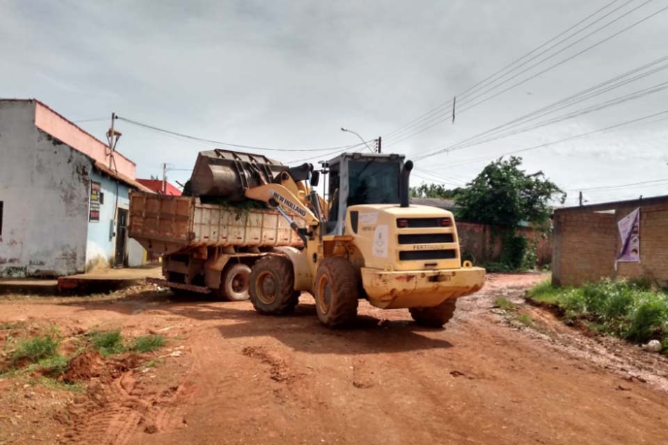 Bairros Arigolândia e Castanheira são atendidos com serviços de limpeza