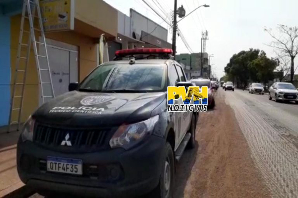 Criminosos furtam várias armas de fogo de empresa aérea de transportes