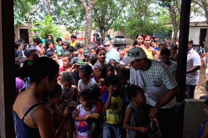 Torcidas do Palmeiras  realizam ação social do Dia das Crianças