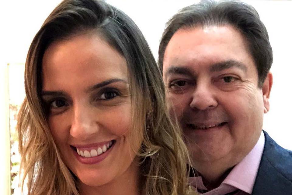 Mulher de Faustão edita legenda de foto após saída de apresentador da TV Globo