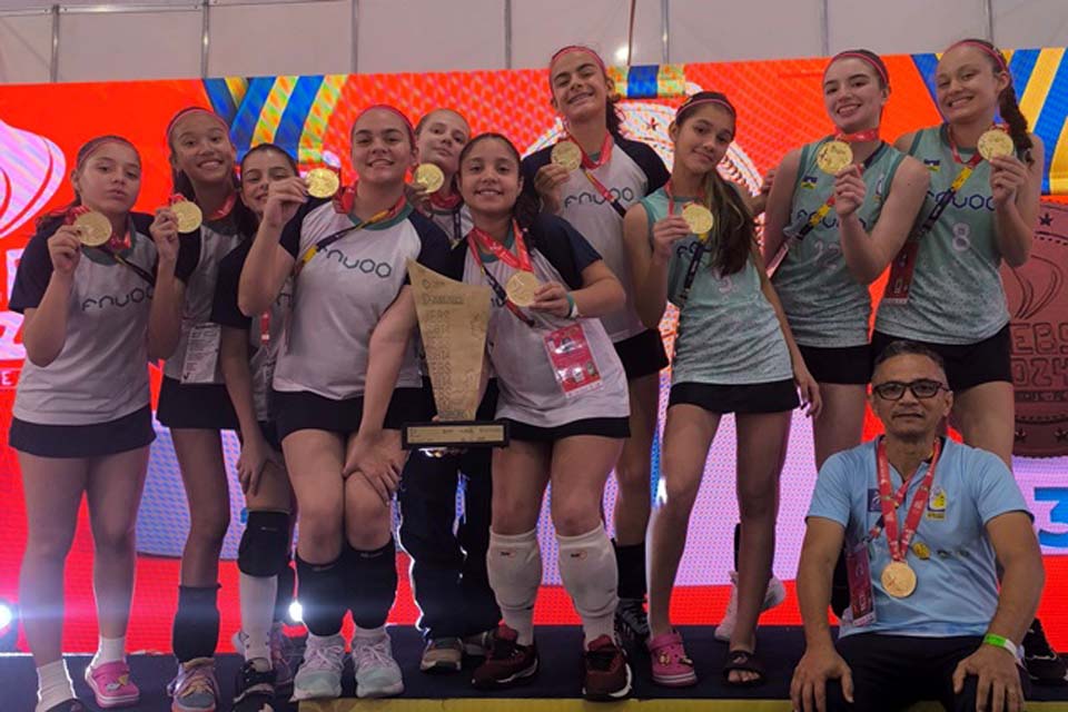 Equipe vilhenense de Voleibol infantil feminino conquista ouro no JEBS em Recife