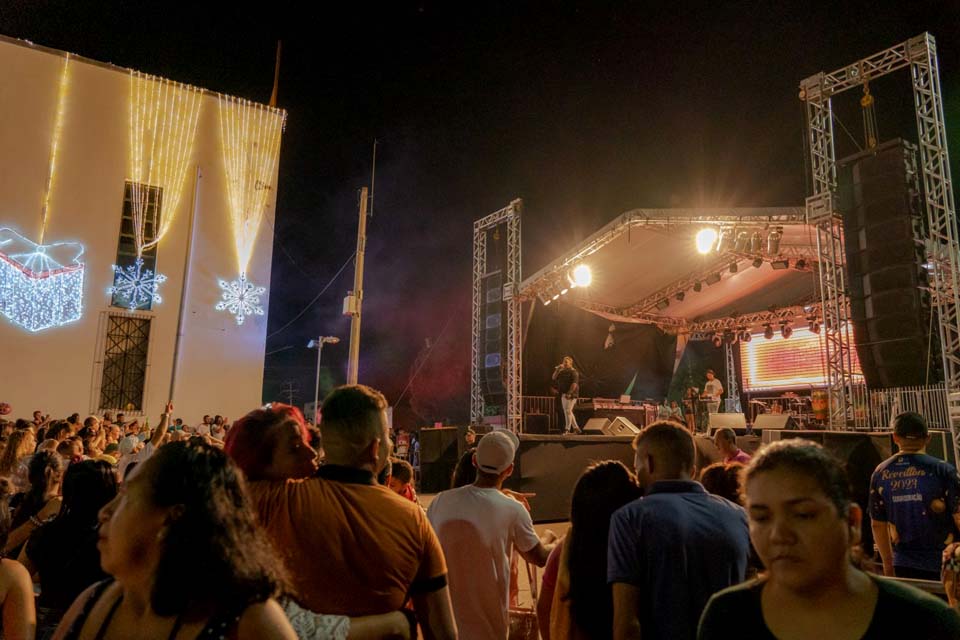 Estrutura para a festa da virada em Porto Velho começa a ser instalada nesta quinta-feira (28)