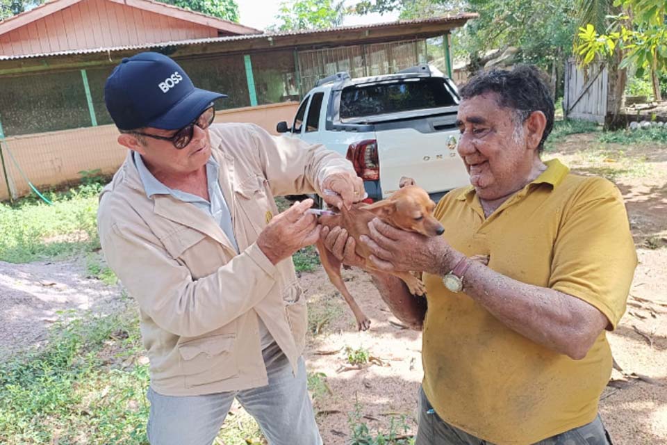 Mais de mil animais foram imunizados contra a raiva em mutirão de vacinação na zona rural de Porto Velho