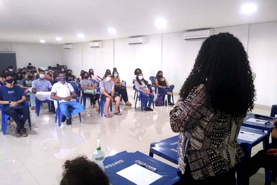 Em Assembleia Geral da Ures, SINTERO discute sobre atual conjuntura com grupo de estudantes e secundaristas