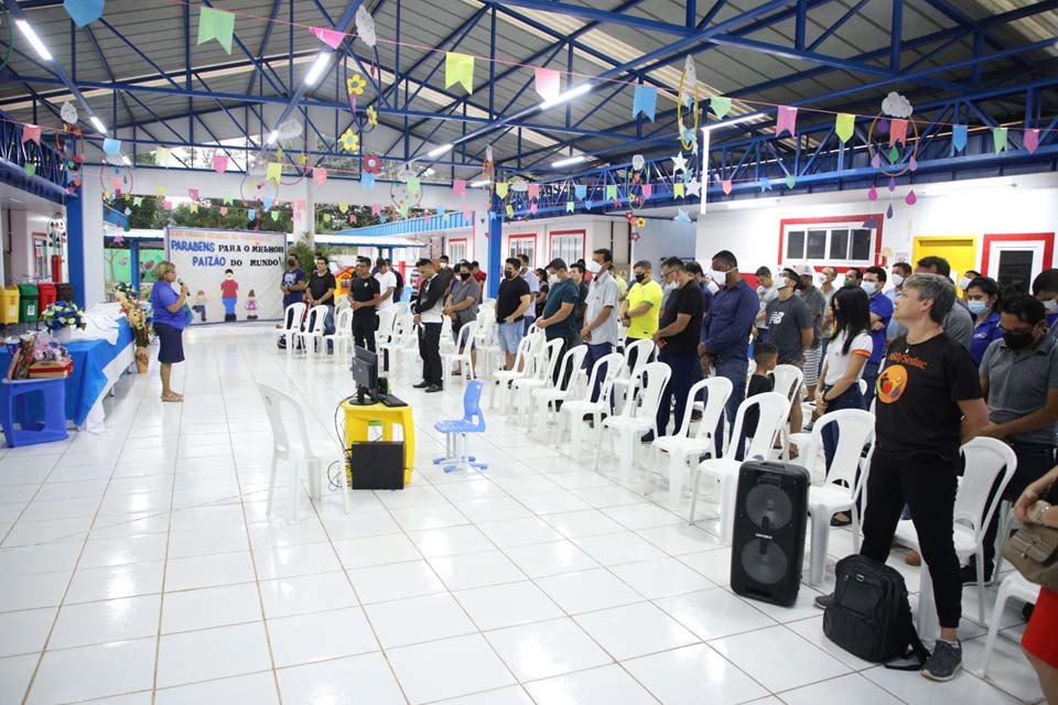 Café da tarde é ofertado para pais na Escola Municipal Odília Pereira de Oliveira II