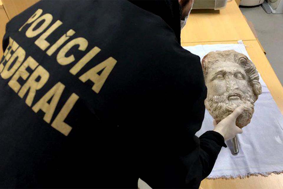  Polícia Federal apreende obra de arte suspeita de ter sido roubada na Líbia