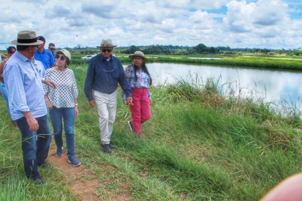 Comissão espanhola conhece criação de peixes e as potencialidades do setor aquícola