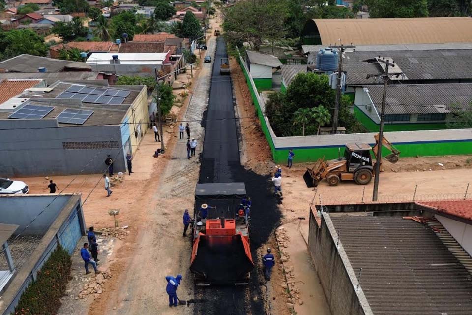 Prefeitura de Ji-Paraná amplia obras de pavimentação no bairro Parque São Pedro