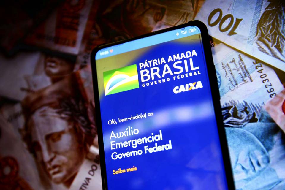 Caixa paga hoje auxílio emergencial para nascidos em fevereiro