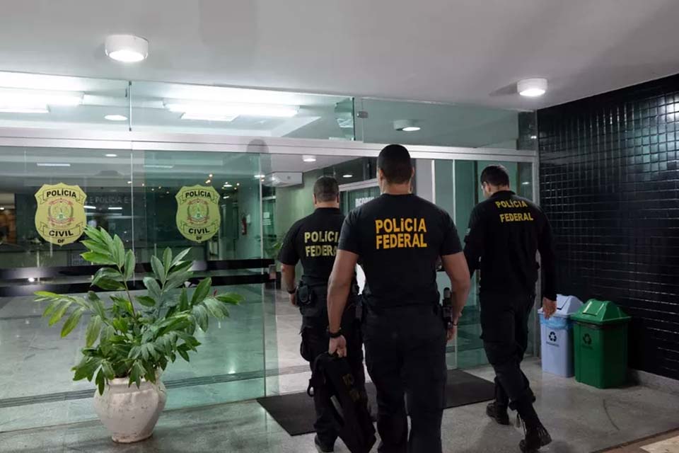 Polícia Federal faz buscas contra 'laranjas' que cedem contas bancárias para criminosos