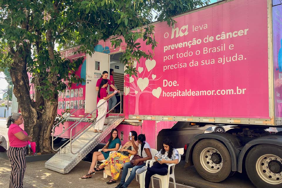 Outubro Rosa: Carreta do Hospital do Amor realiza exames no Fórum Geral 