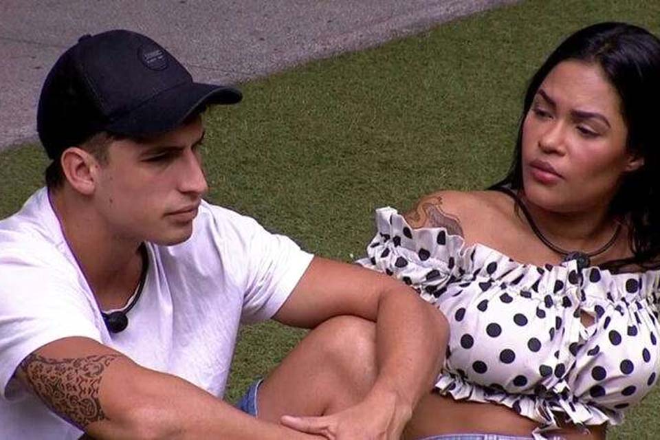 Ex-BBB Flay desabafa após boatos de affair com Felipe Prior