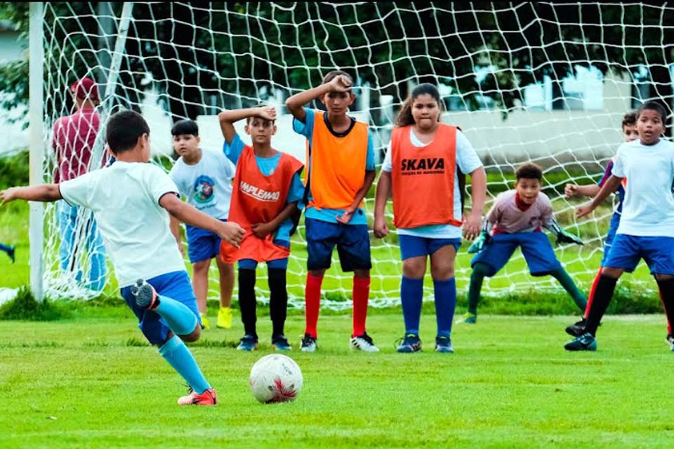 Projeto “Bom de Bola, Melhor na Escola” marca início na sede do Batalhão Tiradentes