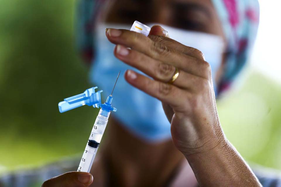 Covax entregará 237 milhões de doses de vacinas a 142 países até maio