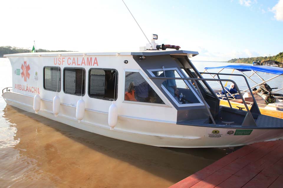 Unidade de Saúde de Calama recebe ambulancha para atender pacientes do baixo Madeira 