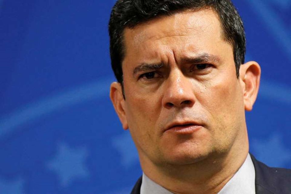 Moro pede demissão depois de Bolsonaro anunciar troca na direção da PF