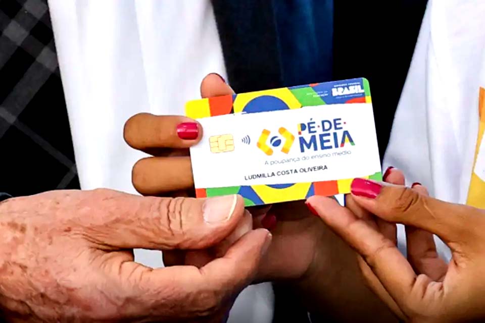 Pé-de-Meia será depositado na conta de alunos a partir de terça-feira