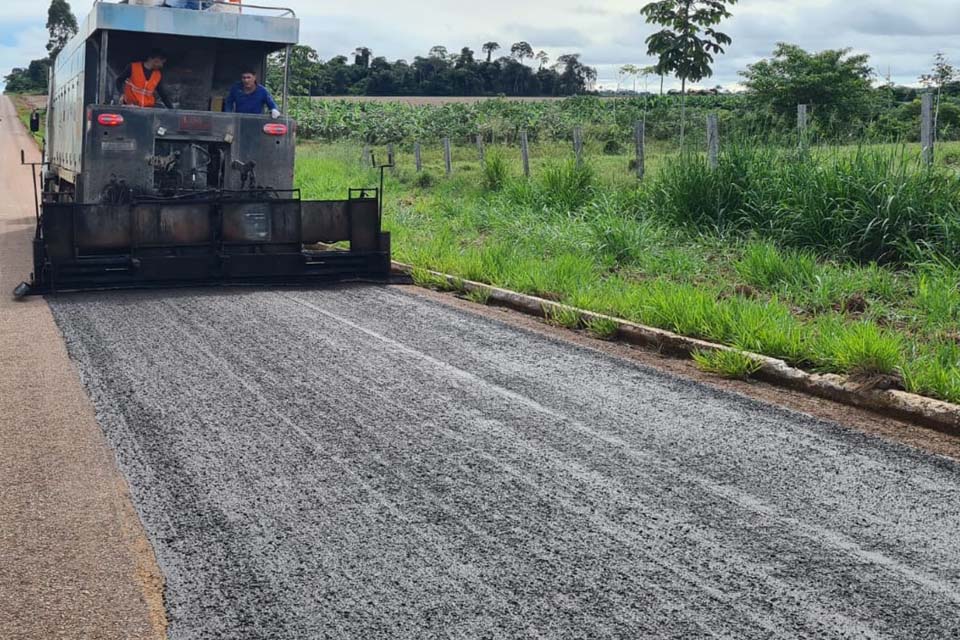 E quipes da 4ª Usina de Asfalto do DER inicia obras de microrrevestimento asfáltico na Rodovia 267